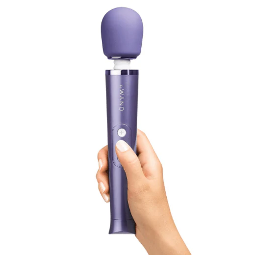 Le Wand Petite Rechargeable Massager - Image 8